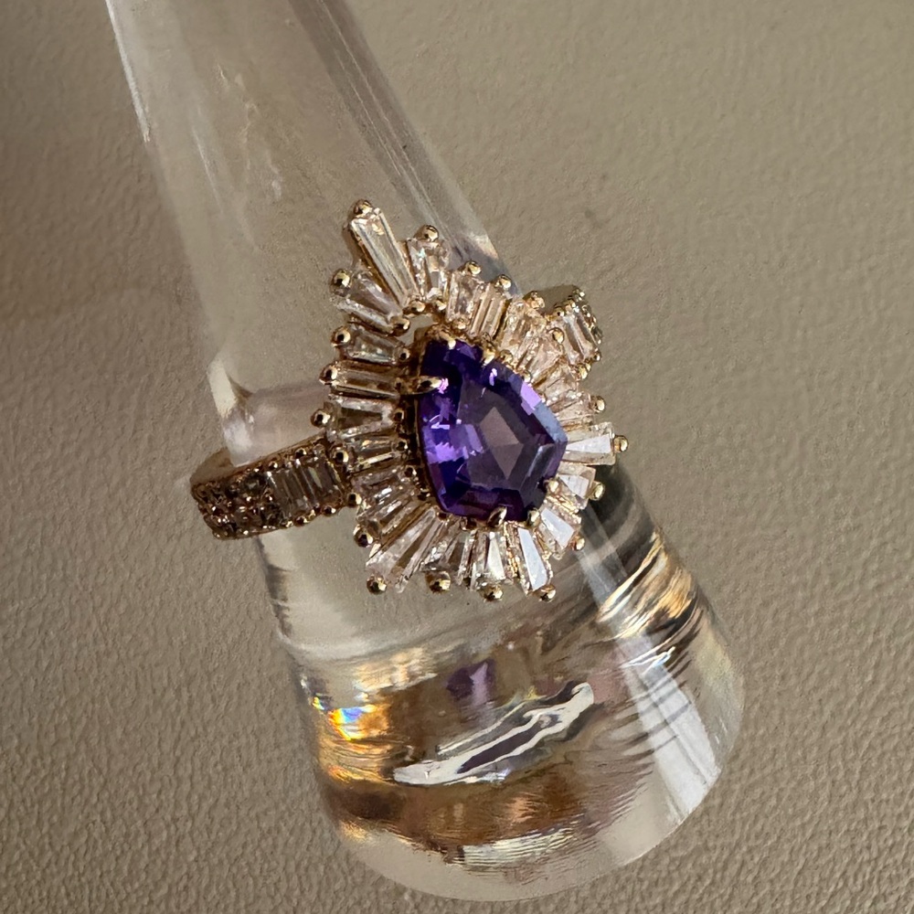 💜 Bomb Party “A Perfect Petal” Ring 💜